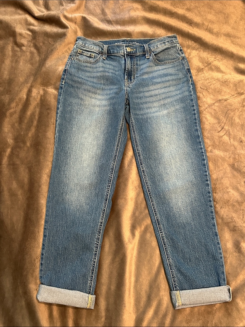 Old Navy Woman’s Mid-Rise Wow Boyfriend Straight Jeans - Medium Wash - Picture 5 of 12